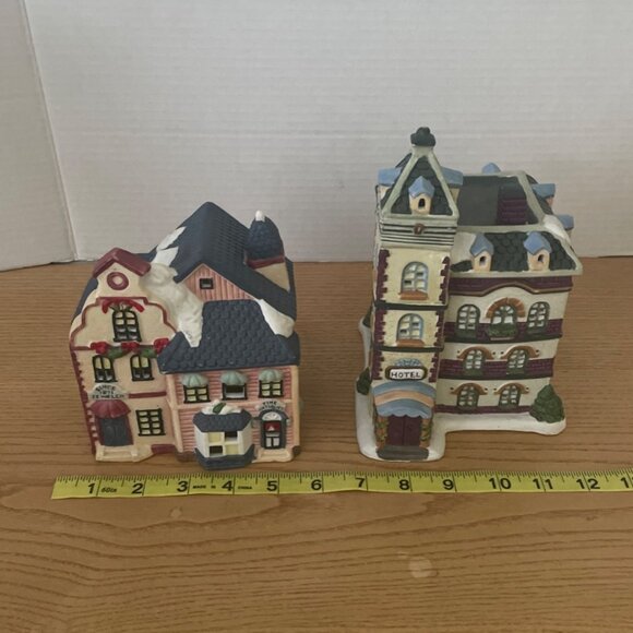 Grandeur Noel Snow Flake Village Hotel and Jeweler Christmas Hand Painted 1994 - Picture 12 of 14